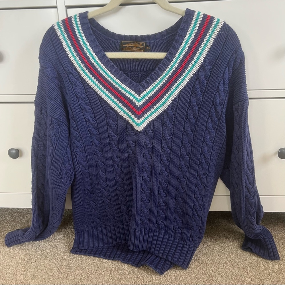 Dark blue cardigan. Comfortable and fits oversized.